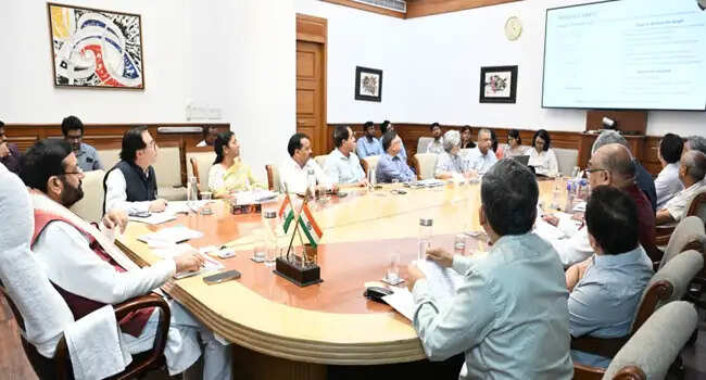 रात्रि&nbsp;डयूटी&nbsp;करने वाली महिलाओं को मांग पर घर छोड़ेगी पुलिस