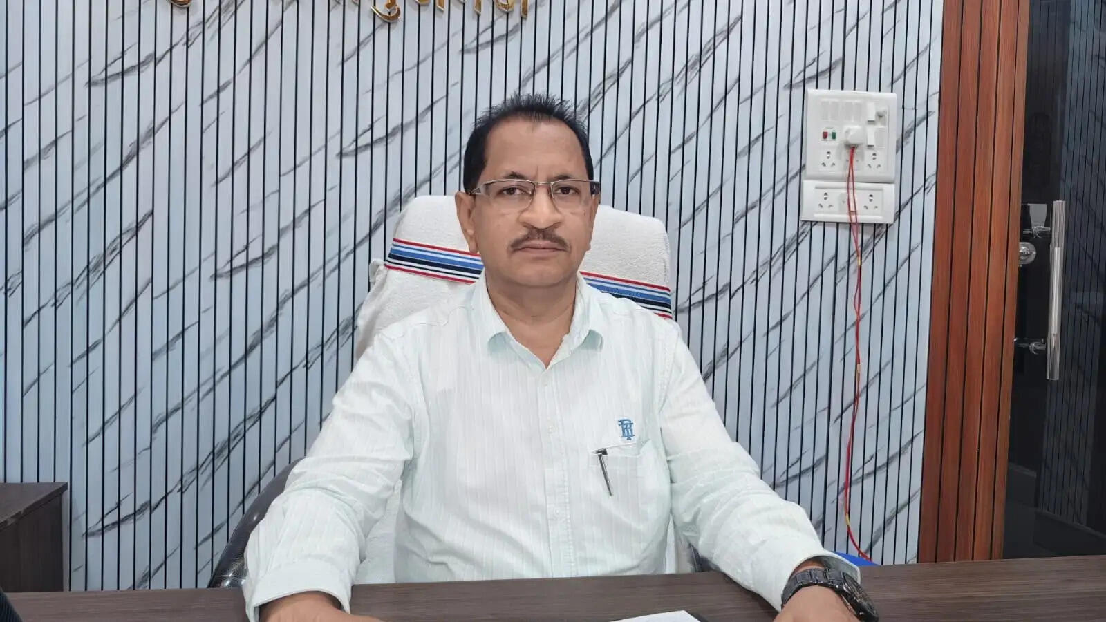 बलरामपुर डीईओ वित्तीय अनियमितता पर मंत्री रामविचार का बड़ा बयान, बोले भ्रष्टाचारियों पर होगी सख्त कार्रवाई