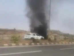 मध्य&nbsp;प्रदेश में चलती गाड़ियों में आग की घटनाएं बढ़ीं,&nbsp;नर्मदापुरम में एंबुलेंस, खंडवा में पिकअप और शहडोल में स्कॉर्पियो में लगी आग