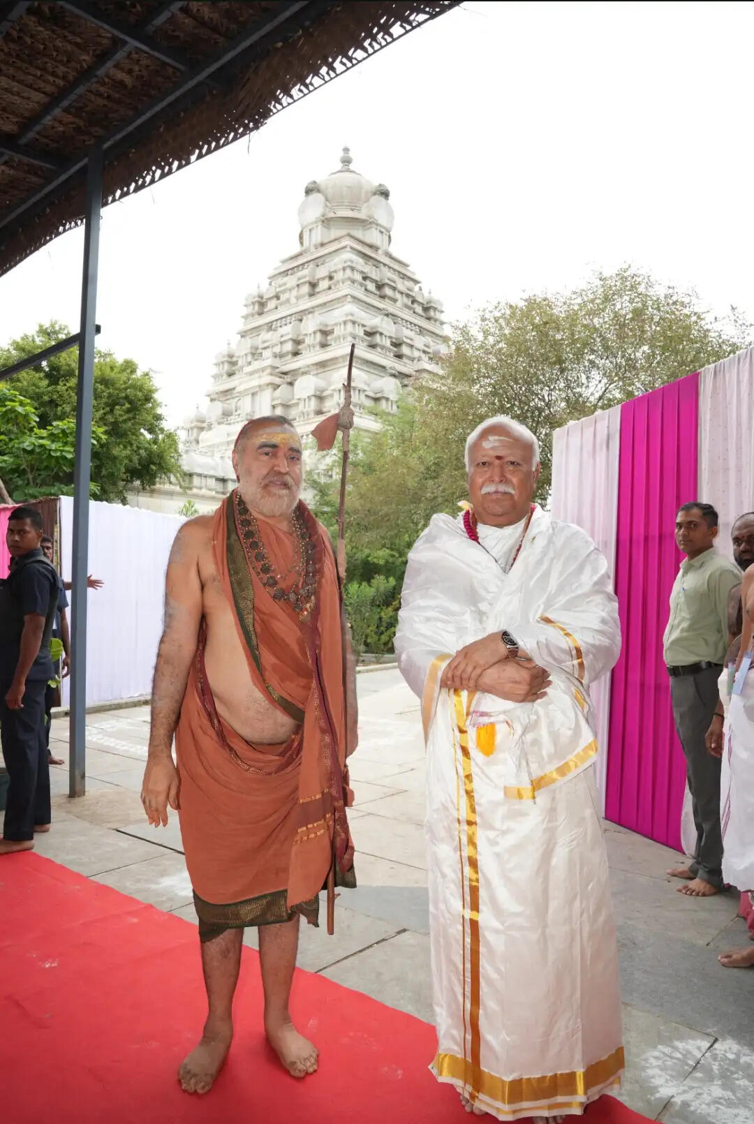 कांची की आध्यात्मिक भूमि से विश्व कल्याण का संदेश, आचार्यों से मिले संघ प्रमुख मोहन भागवत