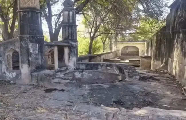 नारनौल में शराब के नशे में कुएं में कूदे दो युवक, एक की मौत