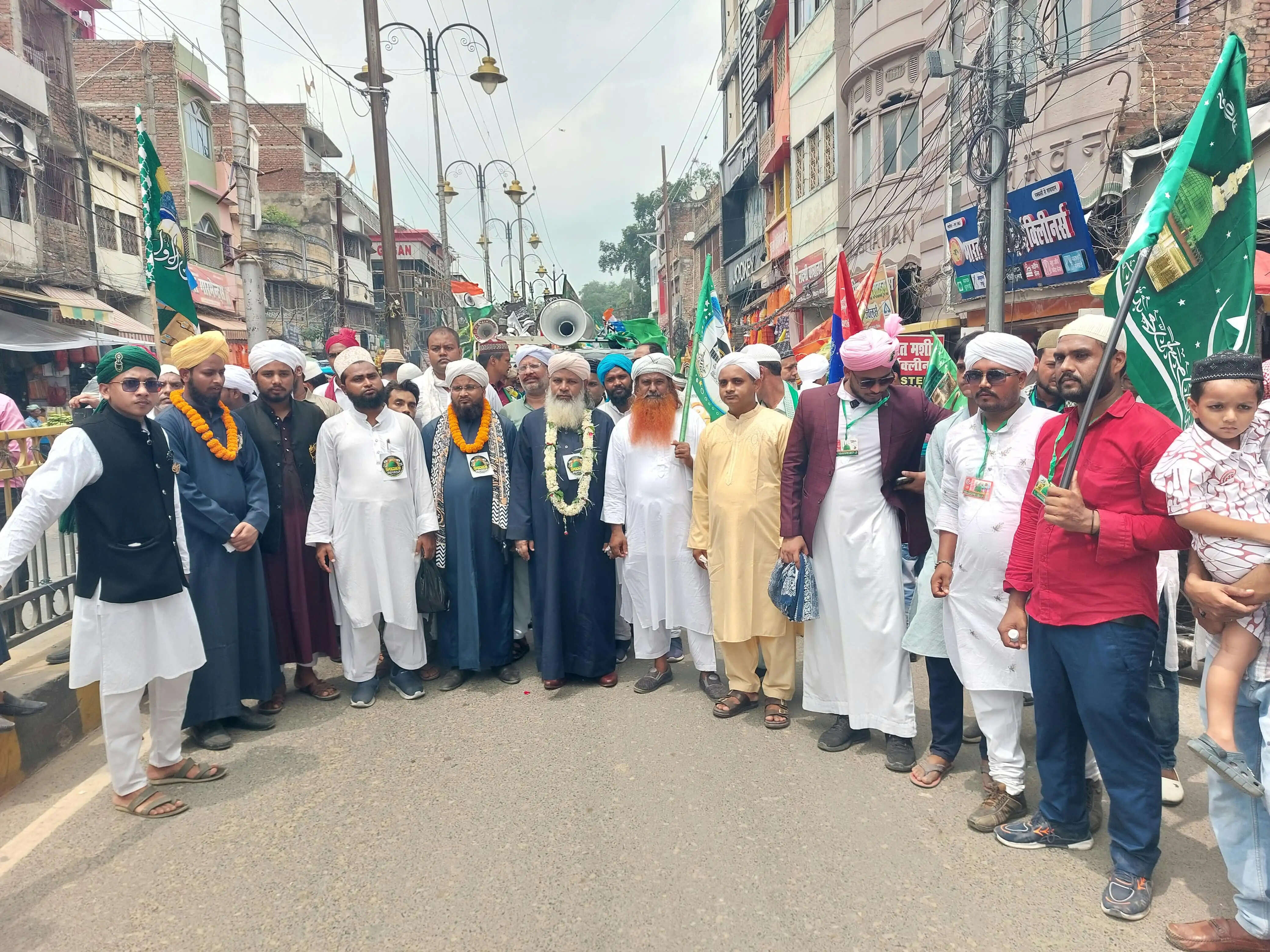 जश्ने ईद मिलादुन्नबी पर निकला जुलूसे मोहम्मदी, अकीदत में डूबा सीवान