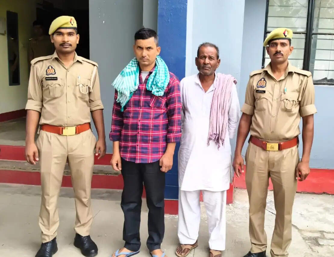 पुलिस ने हत्या के एक चर्चित मामले में नामजद दो अभियुक्तों को गिरफ्तार