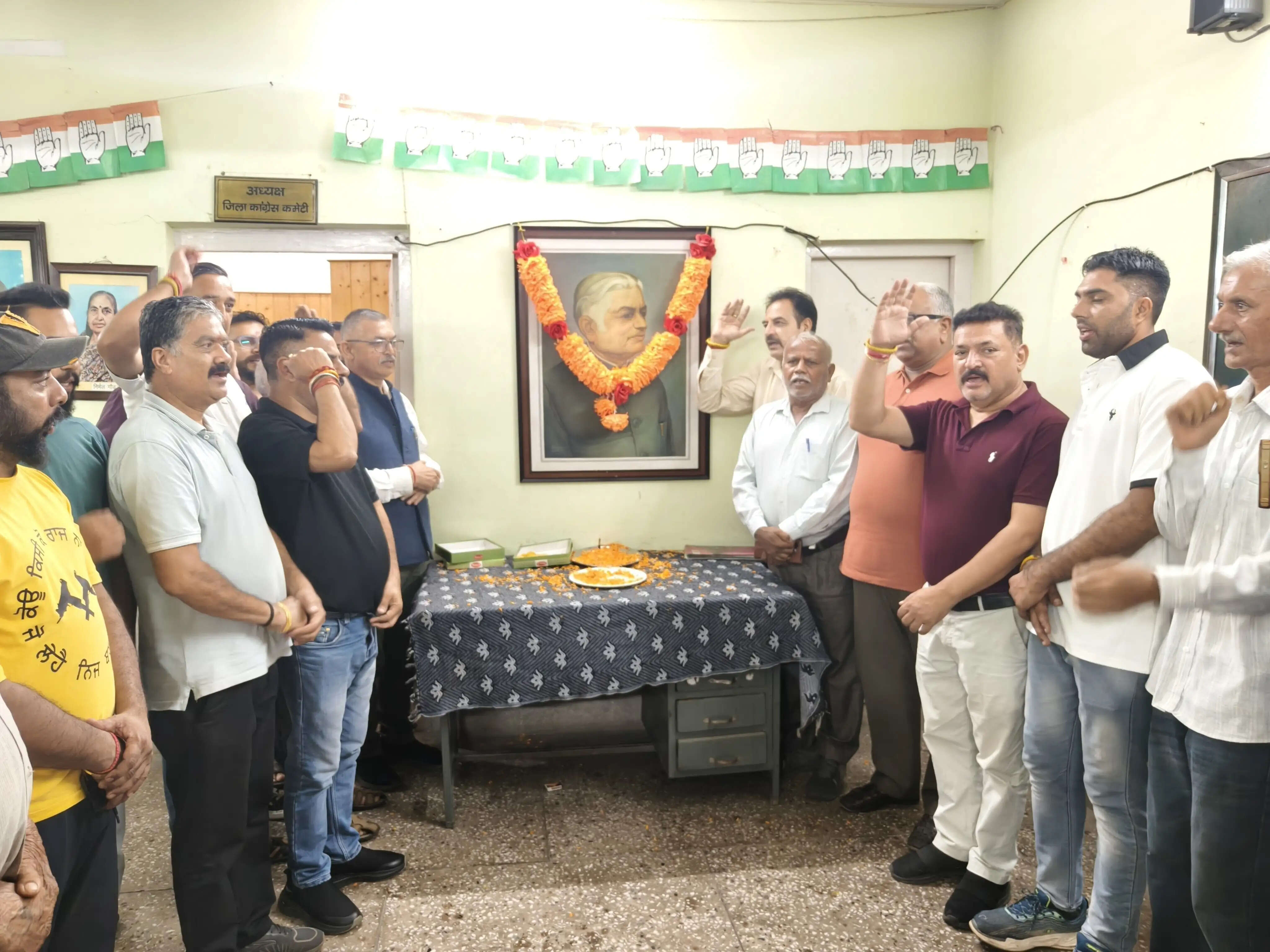 हिमाचल निर्माता डॉ. वाईएस परमार की 120वीं जयंती पर नमन, नाहन में कांग्रेस ने दी श्रद्धांजलि