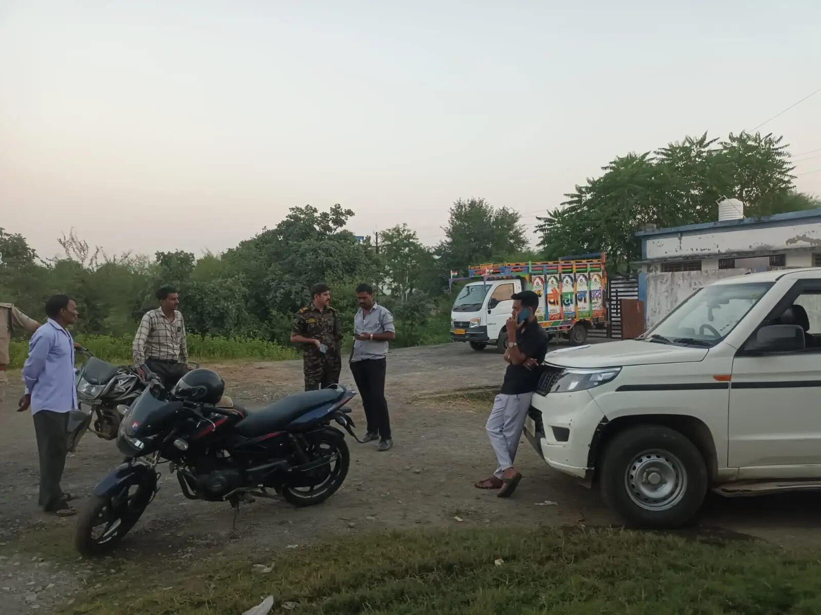 राजगढ़ःछह दिन से लापता 17 वर्षीय किशोरी का जंगल में मिला शव, परिजनों ने लगाया हत्या का आरोप