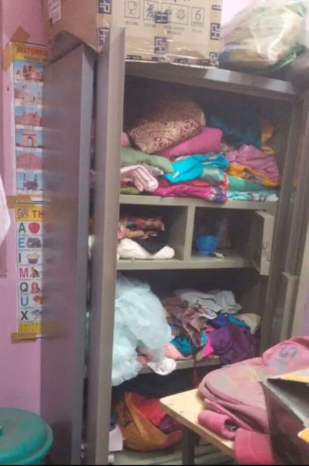 समाहरणालय के पूर्व कार्यालय अधीक्षक के घर 25 लाख की चोरी ,मूकदर्शक बने पुलिस अधिकारी