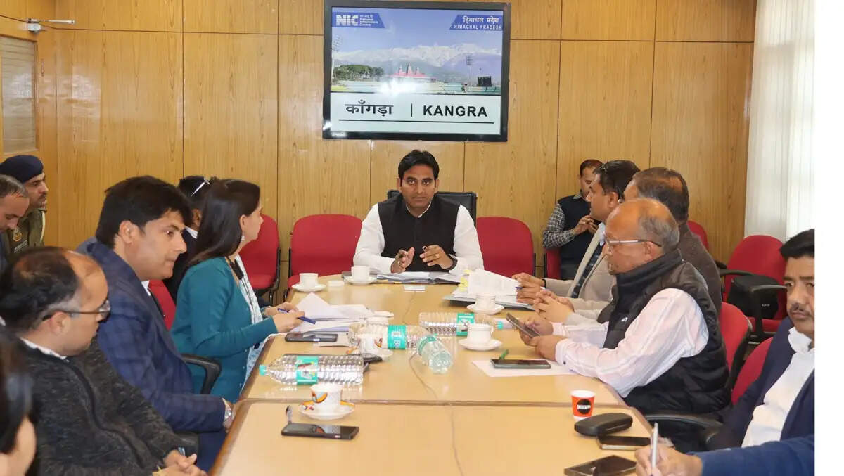 नशा तस्करों पर कड़ी नजर, अवैध कब्जों पर भी हो रही कार्रवाई : उपायुक्त