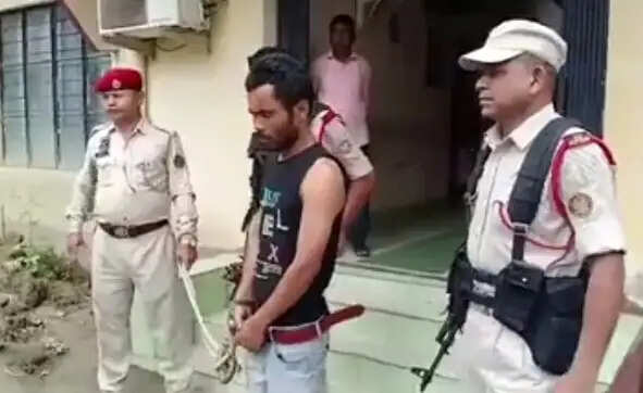 पुलिस एनकाउंटर में डकैत घायल