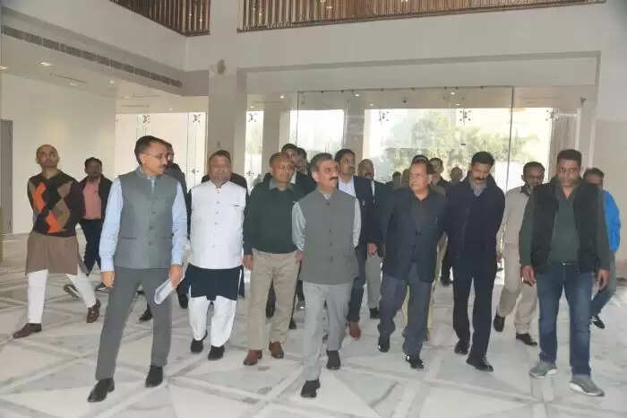 मुख्यमंत्री ने हिमाचल निकेतन के निर्माण कार्य का निरीक्षण किया, छह माह में निर्माण कार्य पूर्ण करने के निर्देश