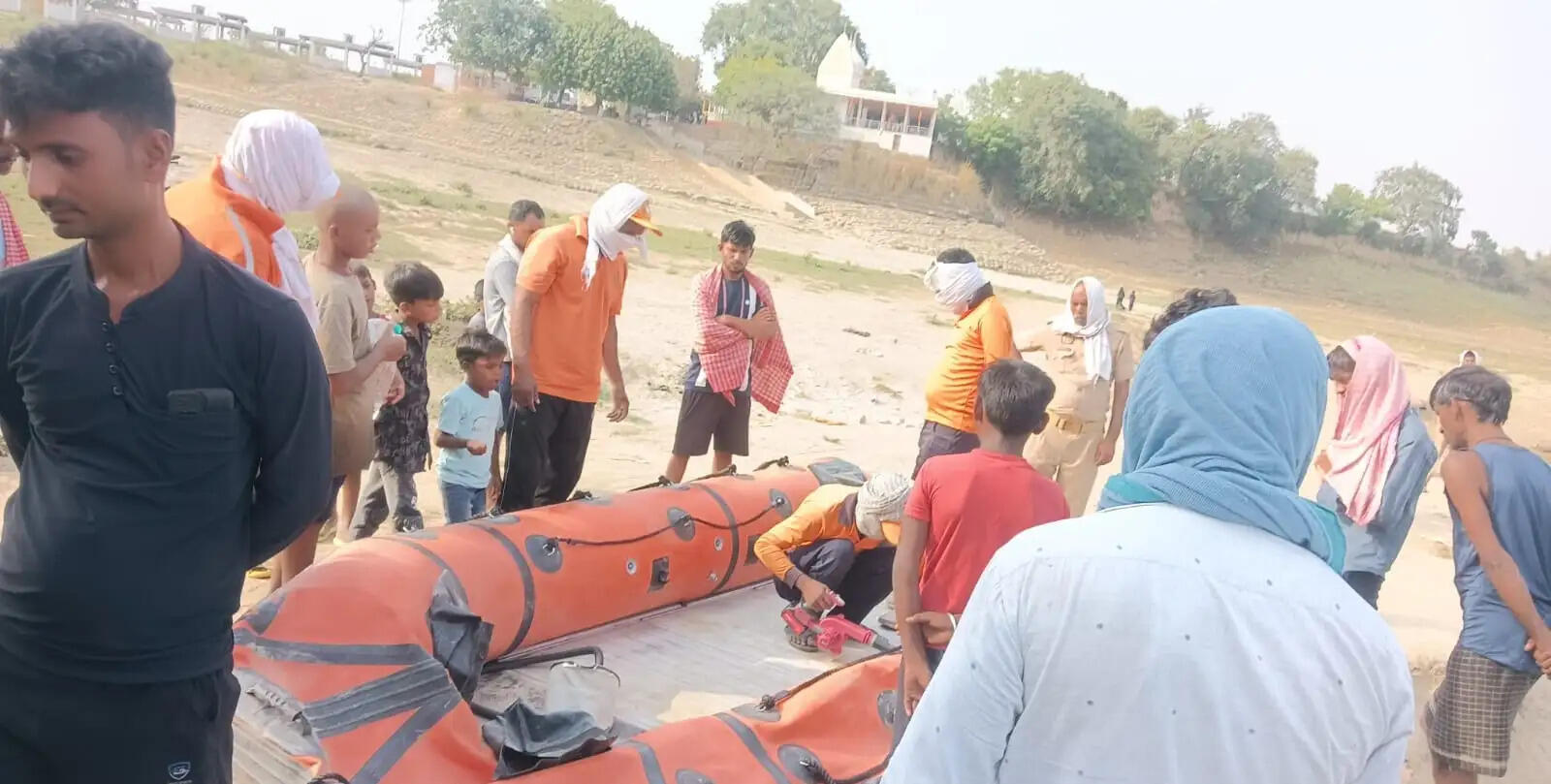 गंगा स्नान के दौरान बालक डूबा, तलाश में जुटी एसडीआरएफ