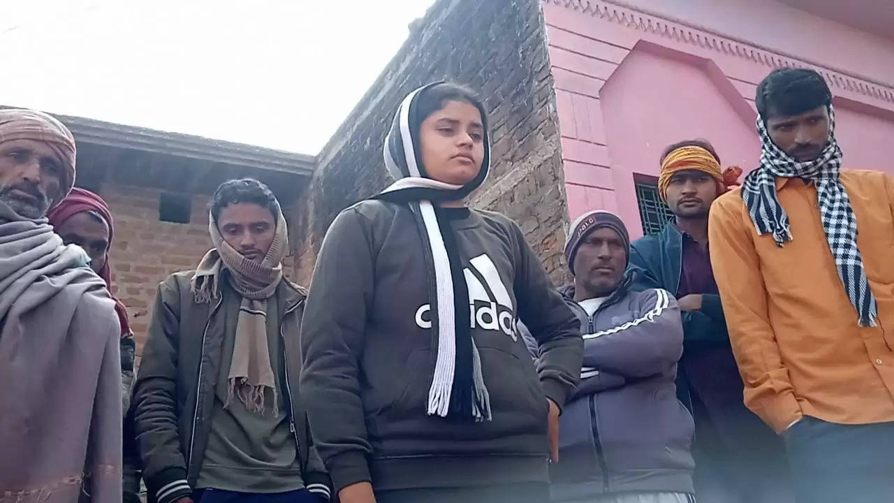 बालू खदान में मिट्टी का टीला ढहने से श्रमिक की मौत