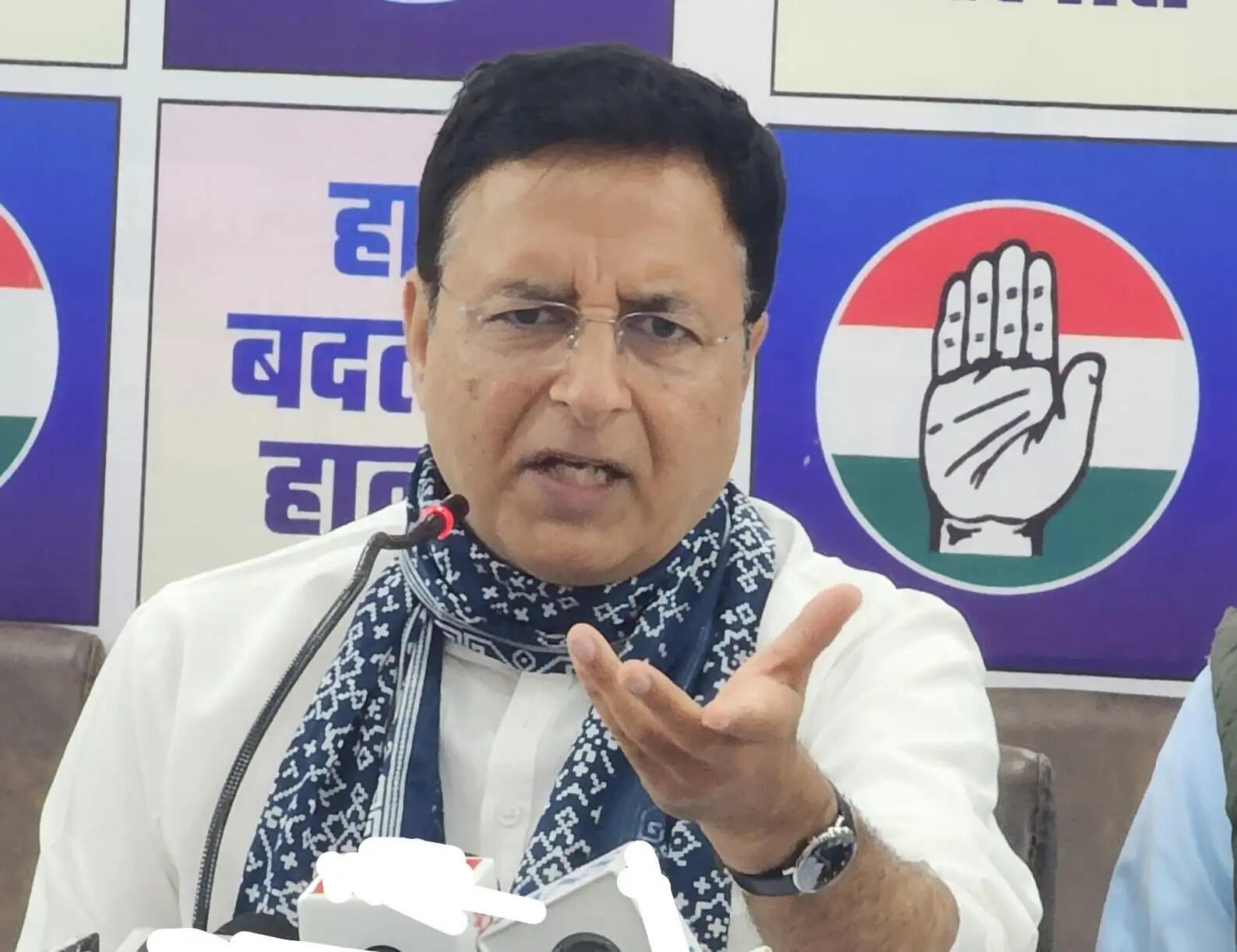 हरियाणा की मंडियों में किसान हो रहे परेशान:सुरजेवाला