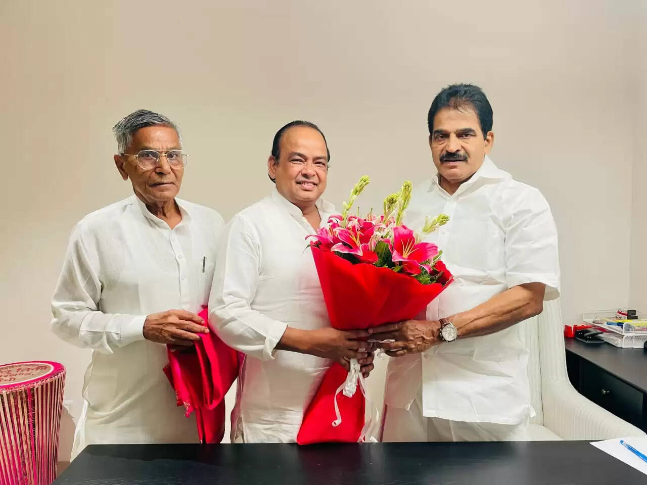 मंत्री इरफान अंसारी ने केसी वेणुगोपाल से की मुलाकात