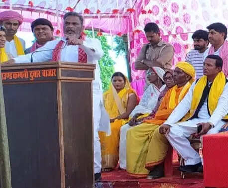 जल-जंगल-जमीन की रक्षा का संकल्प, आदिवासी सम्मेलन में गूंजा शिक्षा और अधिकार का मुद्दा