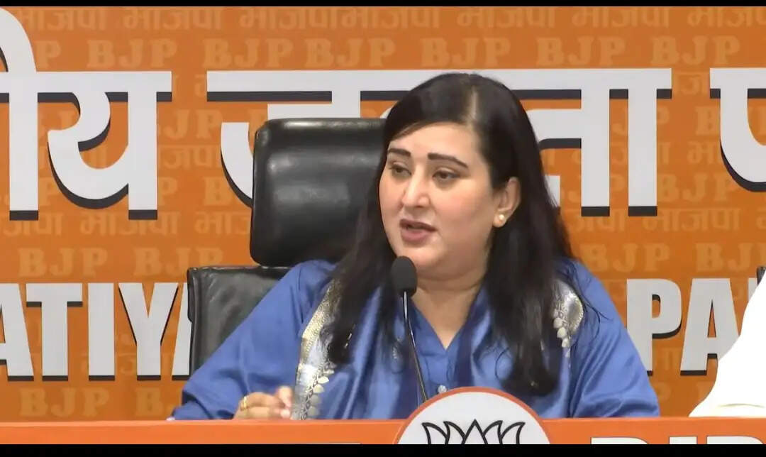 दवाब की राजनीति कर रहे केजरीवालः बांसुरी स्वराज