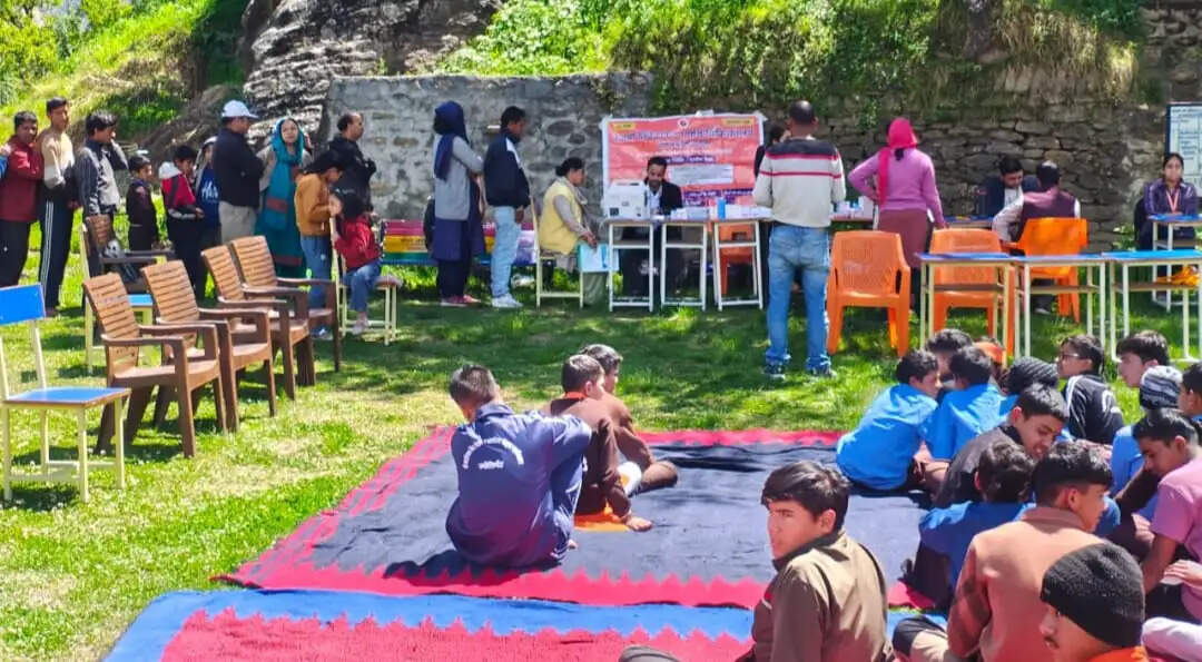 स्वामी विवेकानंद धर्मार्थ चिकित्सालय ने किया निःशुल्क स्वास्थ्य शिविर का आयोजन