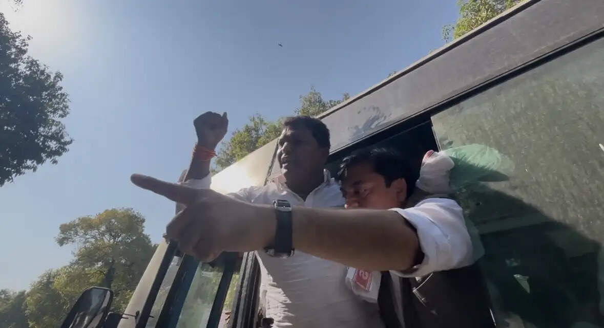 चिब की गिरफ्तारी के विरोध में युवा कांग्रेस का प्रदर्शन, 20 से अधिक नेता हिरासत में