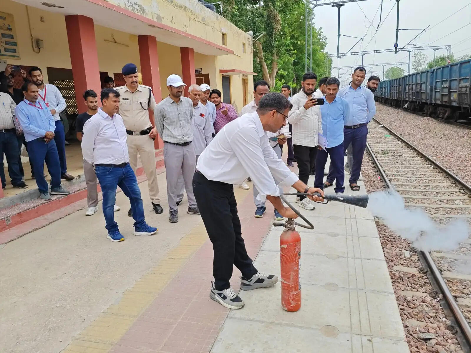 लोंगर लूप लाइन एवं किशनगढ़–बालावास स्टेशन का निरीक्षण