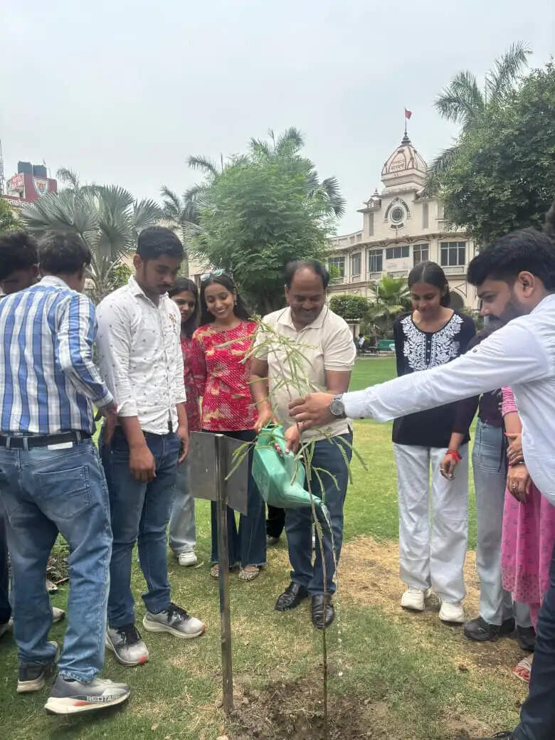 पानीपत:&nbsp;विश्व पर्यावरण दिवस पर आर्य कॉलेज में लगाए पौधे