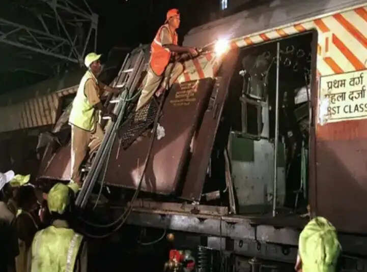 इतिहास के पन्नों में 11 जुलाईः लोकल ट्रेनों में बम धमाकों से दहल गई मुंबई, 189 की मौत