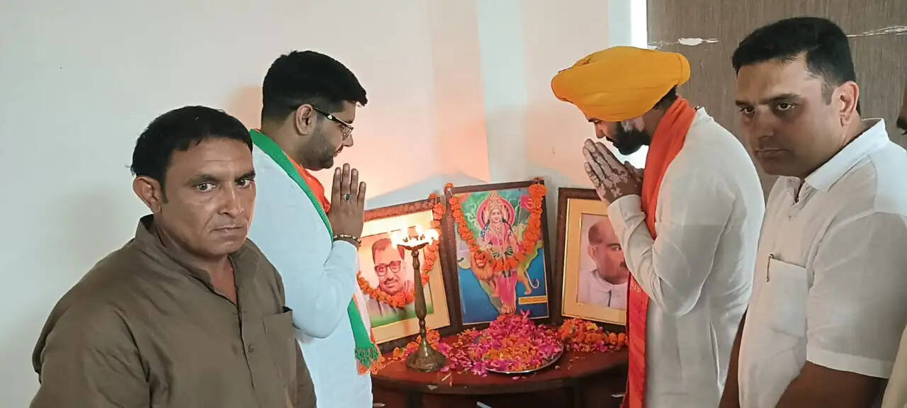 हिसार : सरकार व किसानों के बीच मजबूत संवाद सेतु की भूमिका निभाएगा किसान मोर्चा : महेश चौहान