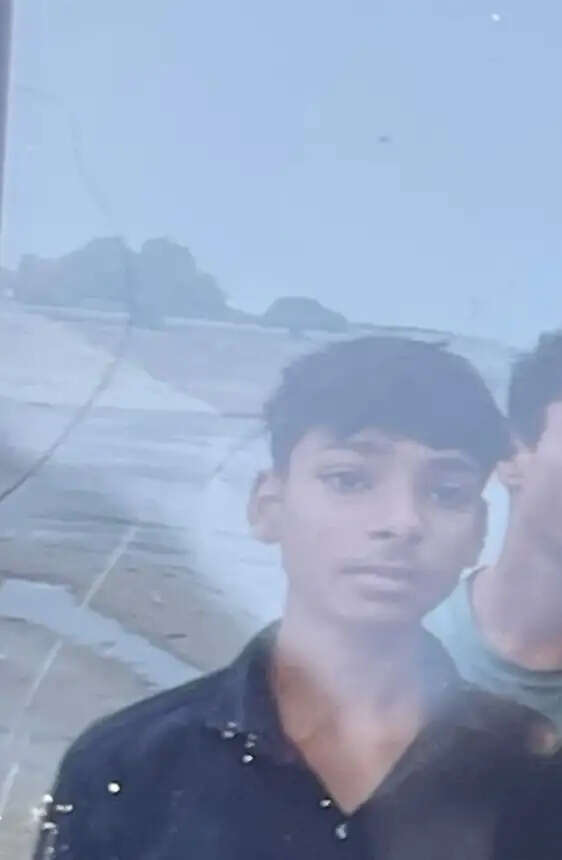 कानपुर में गंगा में नहाते समय डूब रहे चार दोस्तों में तीन सुरक्षित निकाले गए, दो घंटे बाद एक का शव बरामद