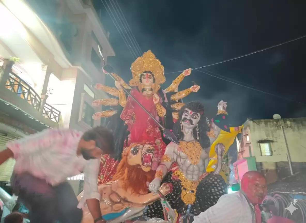 बलरामपुर : धूमधाम से सम्पन्न हुआ दुर्गा प्रतिमा का विसर्जन