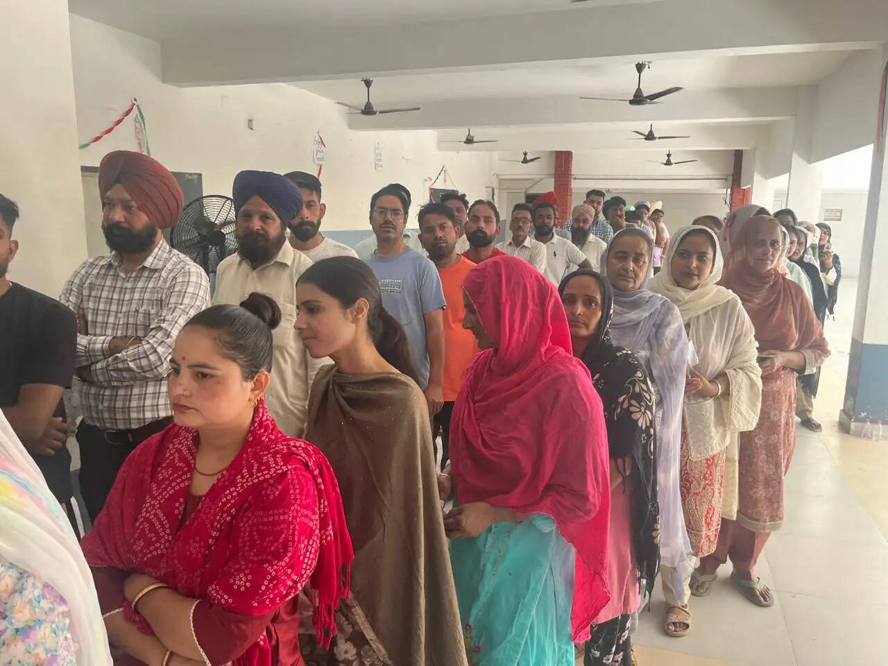 पंजाब में हिंसा की छिटपुट घटनाओं के बीच निकायों में 61.5 फीसदी मतदान