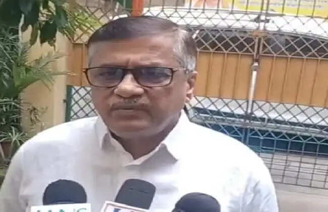रिषड़ा से आईएसआई संदिग्ध की गिरफ्तारी पर मंत्री भास्कर भट्टाचार्य बोले—‘अब पुलिस बिना दबाव के कर रही काम’