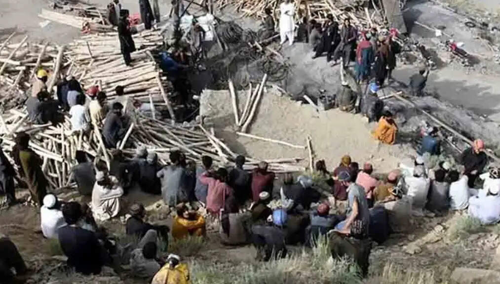 पाकिस्तान के बलोचिस्तान प्रांत की डुकी कोयला खदान में जहरीली गैस की चपेट में आए दो खनिकों की मौत