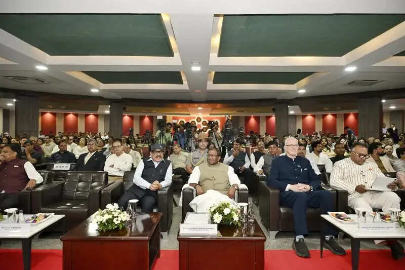 असम के राज्यपाल ने शरत महंत स्मारक व्याख्यान का किया उद्घाटन
