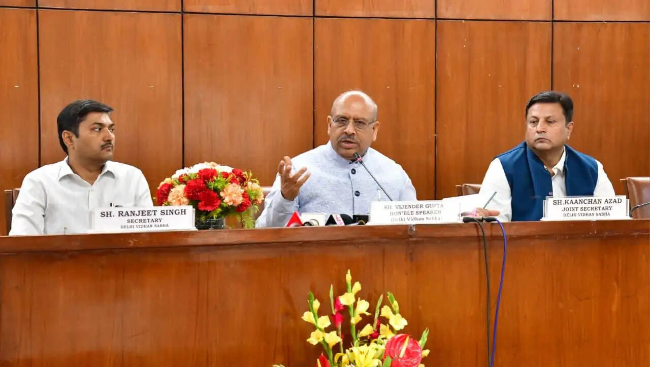 विपक्ष के बहिष्कार के बीच सदन ने 15 घंटे 16 मिनट तक किया कामकाज : विजेंद्र गुप्ता