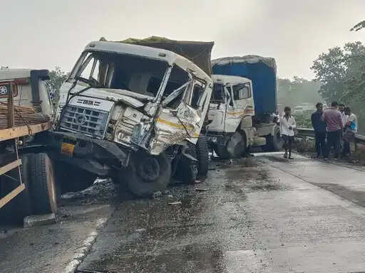कोरबा के जटगा में एनएच-130 पर तीन वाहन भिड़े, चार घंटे तक लगा जाम