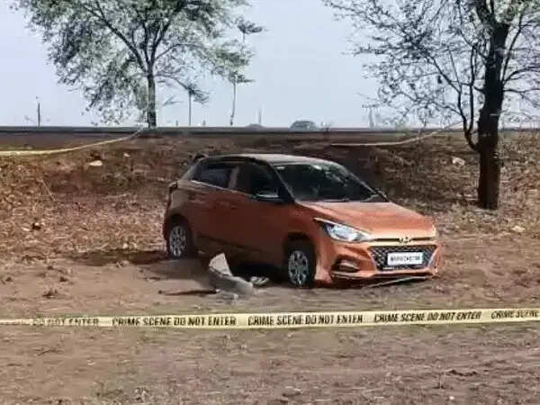 अशोकनगर:&nbsp;कार में युवक-युवती के खून से सने शव मिलने से सनसनी,&nbsp;पिस्टल बरामद