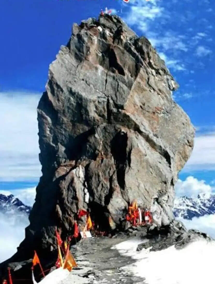 श्रीखंड महोदेव यात्रा खराव माैसम के चलते अगले आदेशों तक स्थगित