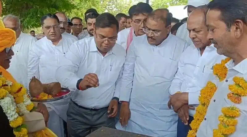 इंदौरः जिले में समर्थन मूल्य पर गेहूं खरीदी प्रारंभ, किसानों ने अपनी उपज बेचने में दिखाया भारी उत्साह