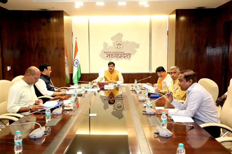 मेट्रो में यात्रियों की संख्या बढ़ाने के लिए पर्यटन विभाग का लें सहयोग : मुख्यमंत्री डॉ. यादव