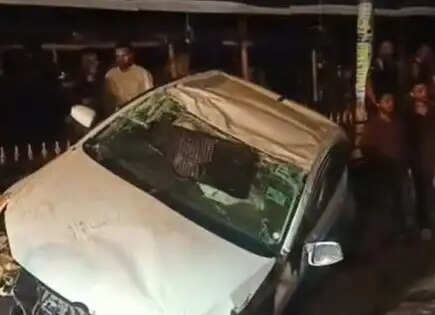 सड़क हादसे में कार चालक घायल