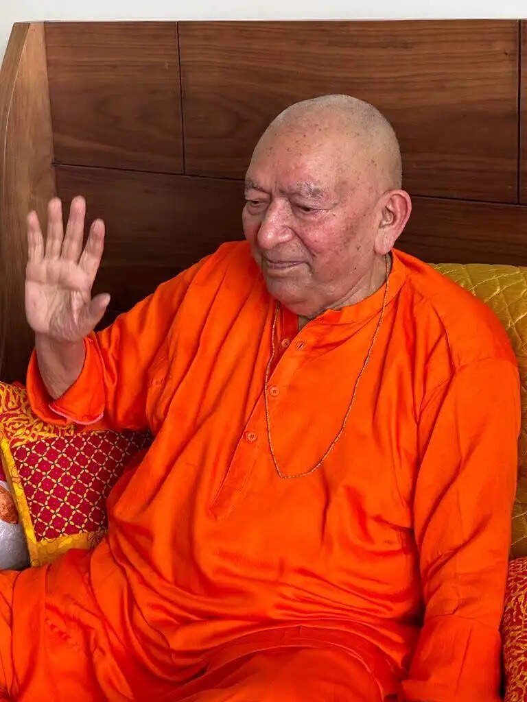 यज्ञ और गुरु-शिष्य परंपरा से ही सच्चे ज्ञान की प्राप्ति संभव- स्वामी राम स्वरूप जी