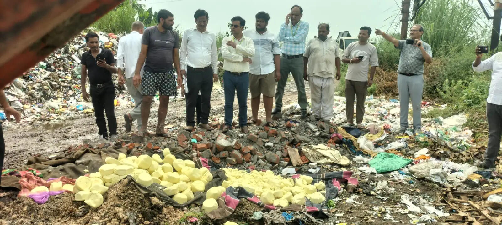 बागपत में 210 किलो मावा नष्ट, 43 किलो पाउडर सीज
