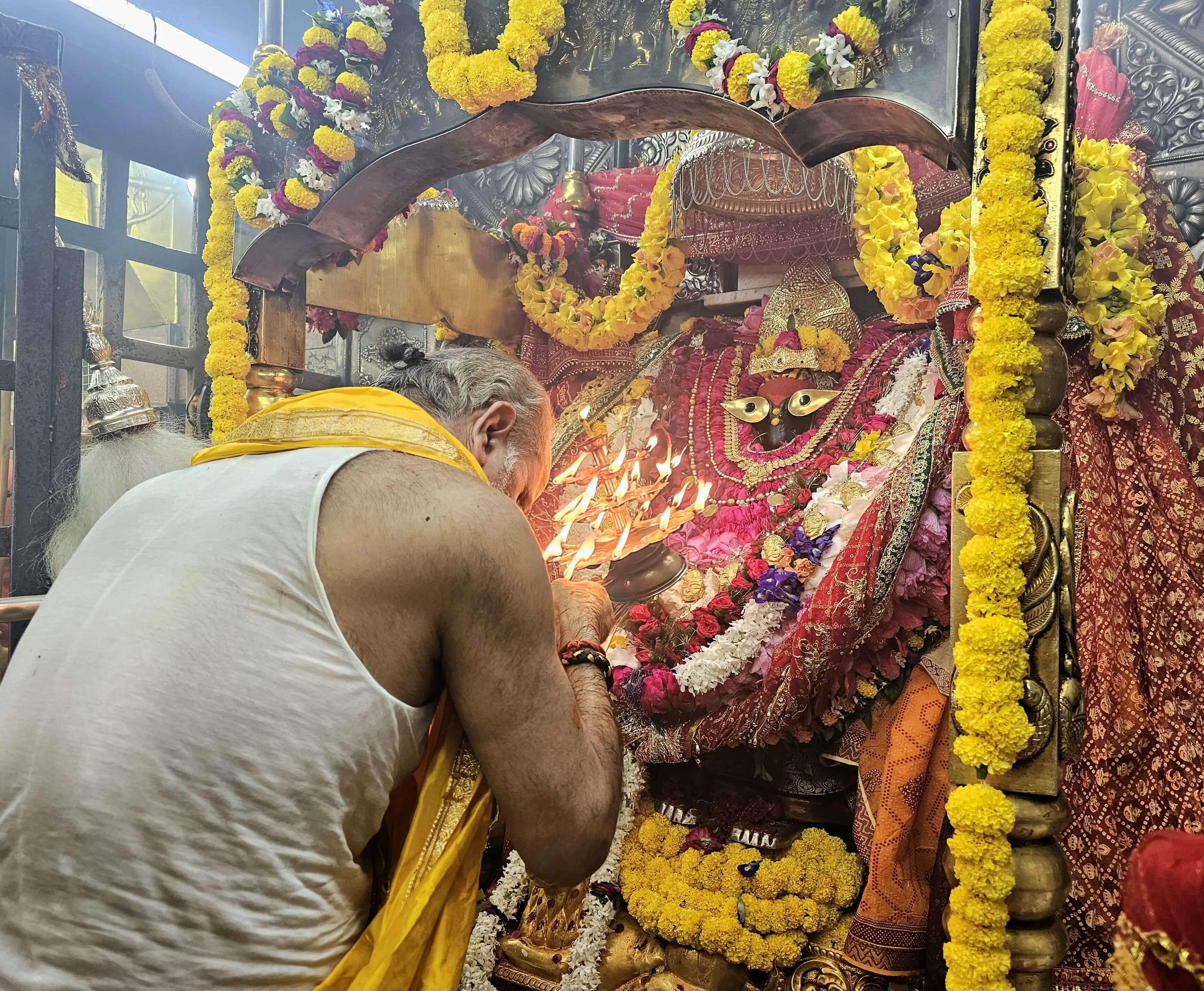 पंचमी पर विंध्यधाम में उमड़ा आस्था का सैलाब, मां के दरबार में लगीं कतारें