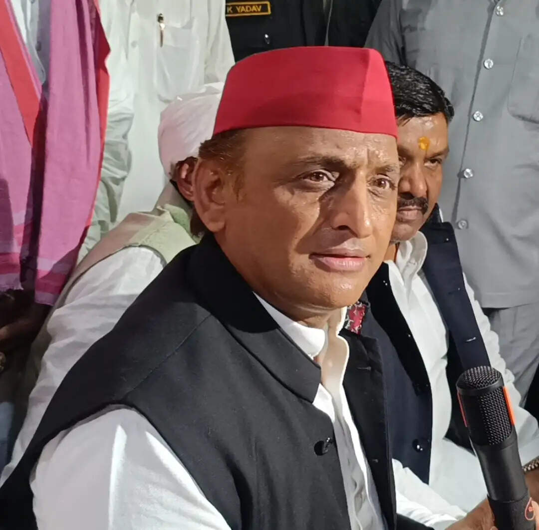 अखिलेश ने योगी को दी अयोध्या से चुनाव लड़ने की सलाह