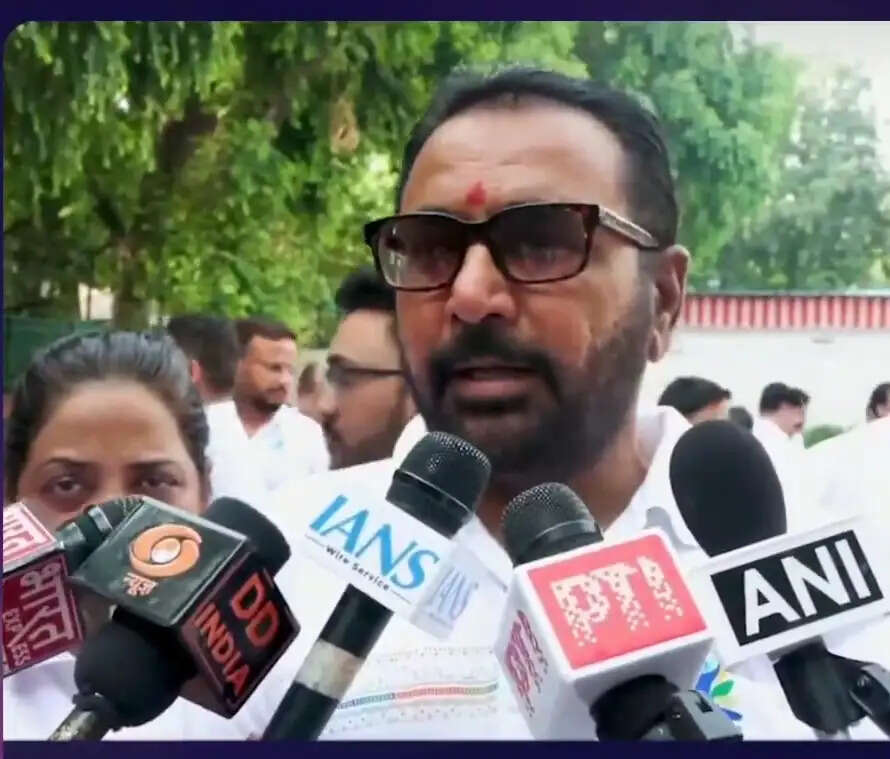 वैश्विक ऑनलाइन योग ने रचा इतिहास, चार लाख से ज्यादा लोगों ने किया योग