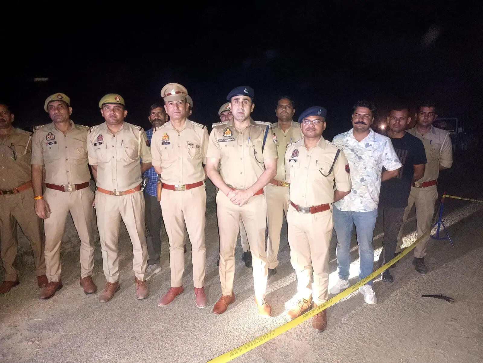 मुठभेड़ में हत्यारोपी पुत्र घायल,जमीनी विवाद में की थी पिता की हत्या