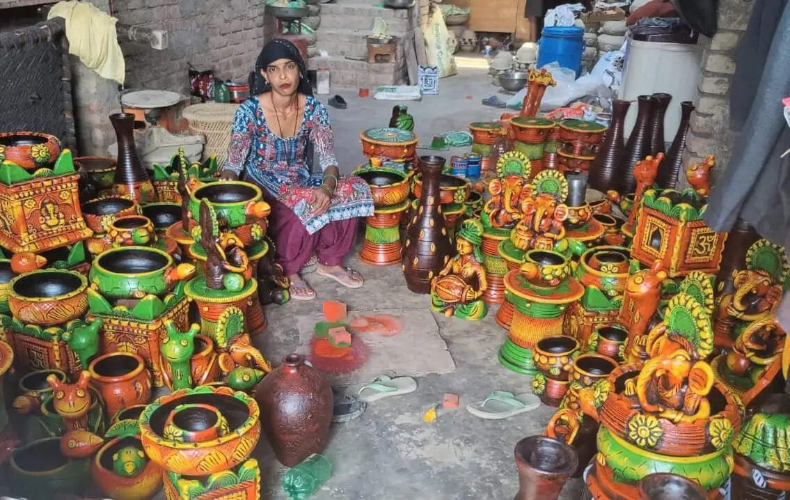 यूपी इंटरनेशनल ट्रेड शो 2026 : ग्लोबल मंच पर चमकेगा ब्रज की 'दीदियों' का हुनर