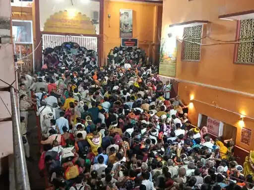 मप्र:&nbsp;महासंयोग में आस्था का महापर्व, सोमवती अमावस्या&nbsp;पर&nbsp;उज्जैन से चित्रकूट तक उमड़ा श्रद्धा का सैलाब