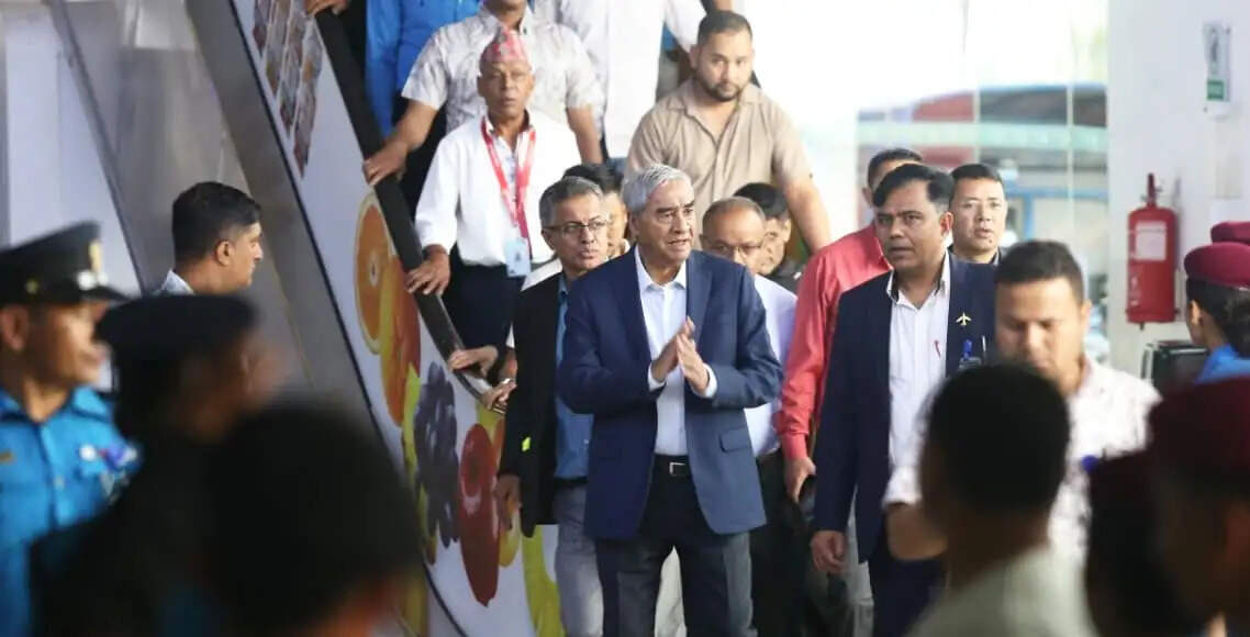 साढ़े पांच माह बाद नेपाल लौटे पूर्व प्रधानमंत्री देउवा, राष्ट्रीय एकता का आह्वान