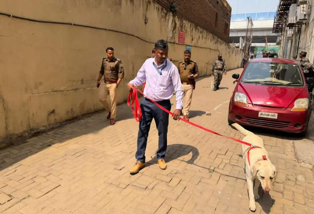 रांची में गैलेक्सिया मॉल स्थित पासपोर्ट ऑफिस को बम से उड़ाने की धमकी, पुलिस और बीडीएस ने की सघन जांच