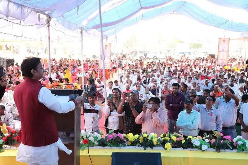 संस्कारयुक्त शिक्षा से ही मानव जाति का कल्याण व क्षेत्र का विकास संभव: उप मुख्यमंत्री शुक्ल