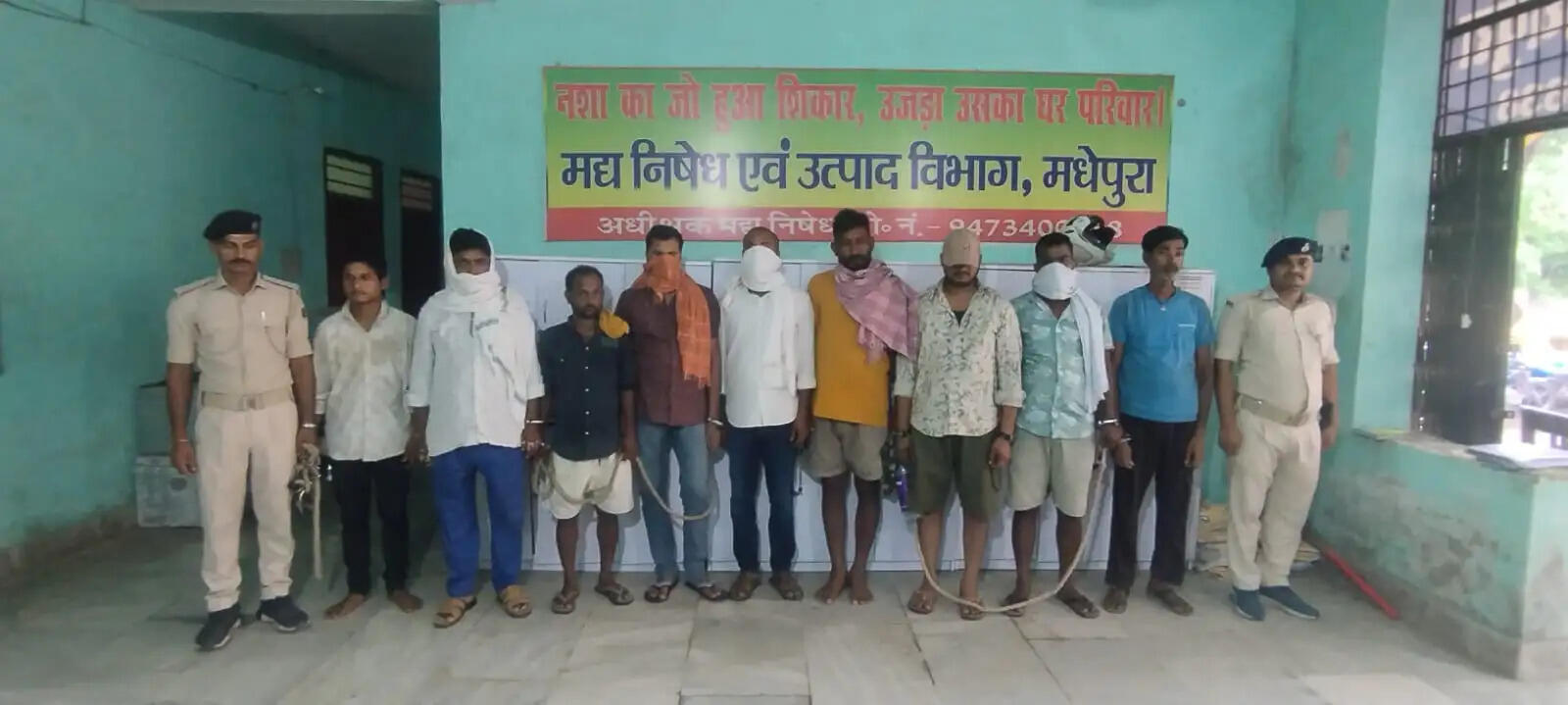 शराबबंदी वाले बिहार में बीआरसी बना 'जाम पार्टी' का अड्डा! पुलिस ने रंगे हाथ दबोचा